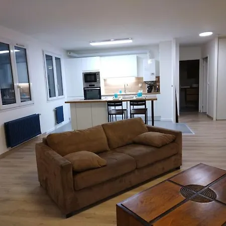 L'entre-nous Apartment